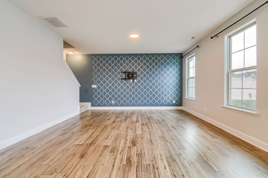 Building Photo - 4440 Lord Mario Ct