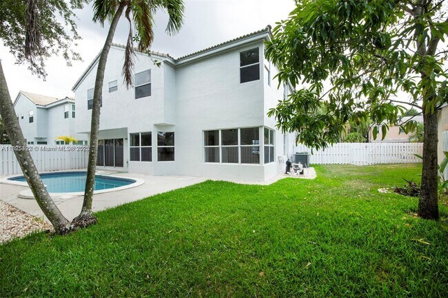 Building Photo - 1127 SW 104th Way
