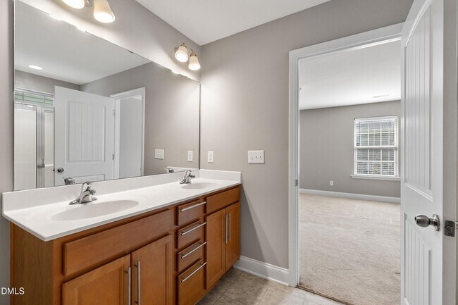 Building Photo - 188 Outwater Ridge Dr