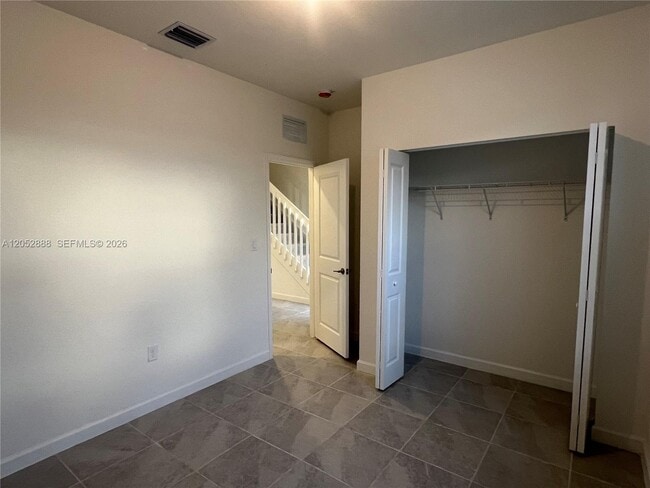 Building Photo - 106 NW 11th Ct