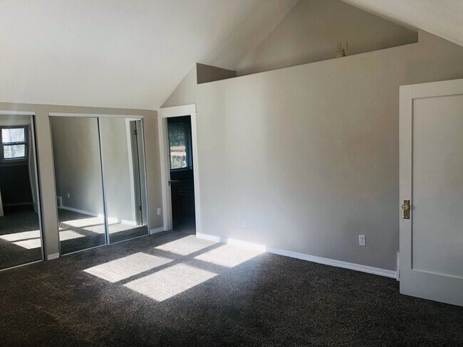 Main bedroom - 6219 SW 21st Ave