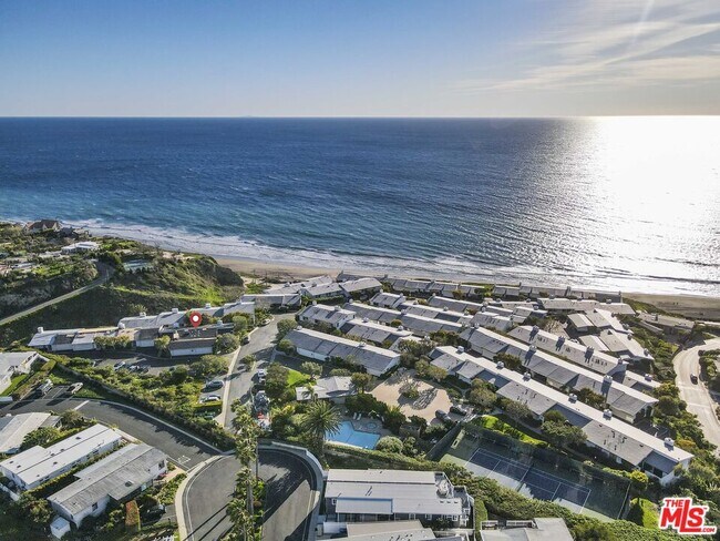 Building Photo - 6801 Seawatch Ln