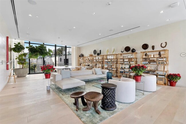 Building Photo - 3131 NE 7th Ave