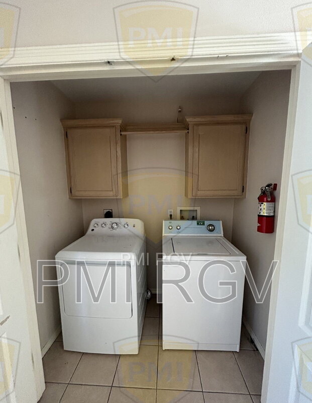 Building Photo - 604 Horizon Peak