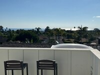 Building Photo - 4065 Sunnyhill Dr