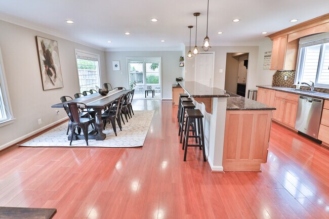 Building Photo - 9633 Cinnamon Creek Dr