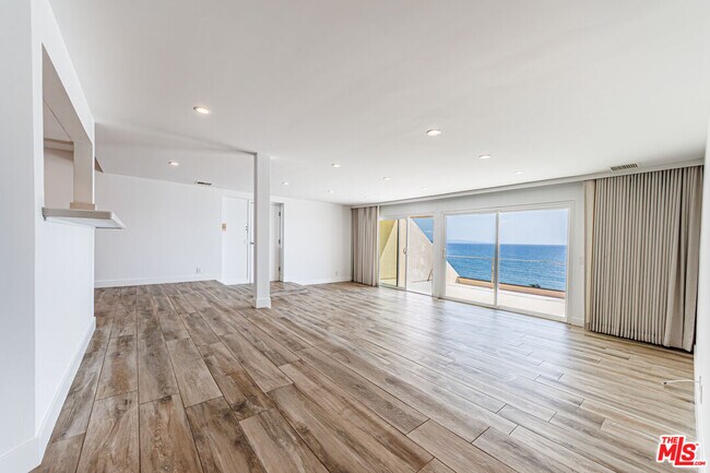 Building Photo - 18055 Coastline Dr