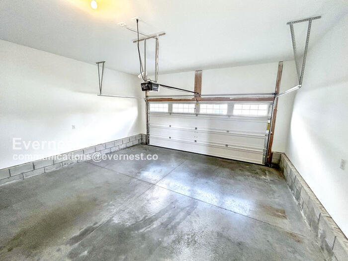 Building Photo - 744 Westcott Ln