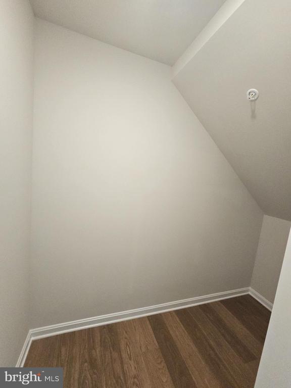 Building Photo - 1410 SUGARPLUM Ln
