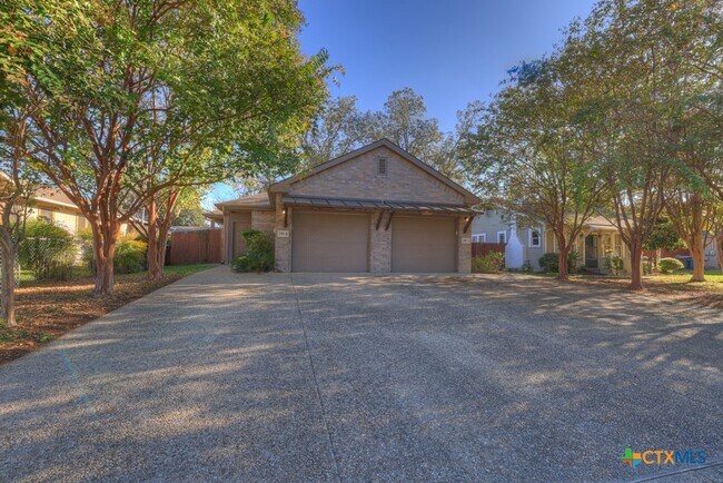 Primary Photo - 388 E Faust St