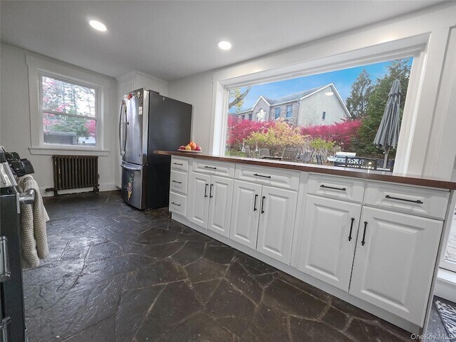 Building Photo - 269 Old Rte 304