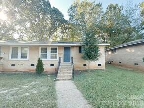 Building Photo - 5006 Malibu Dr