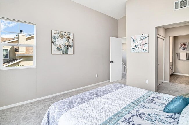 Building Photo - Beautiful 3 Bed, 3 Bath Condo for Rent in Livermore, CA