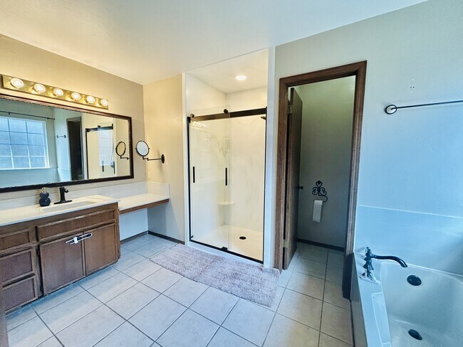 Building Photo - 1312 Concord Ln