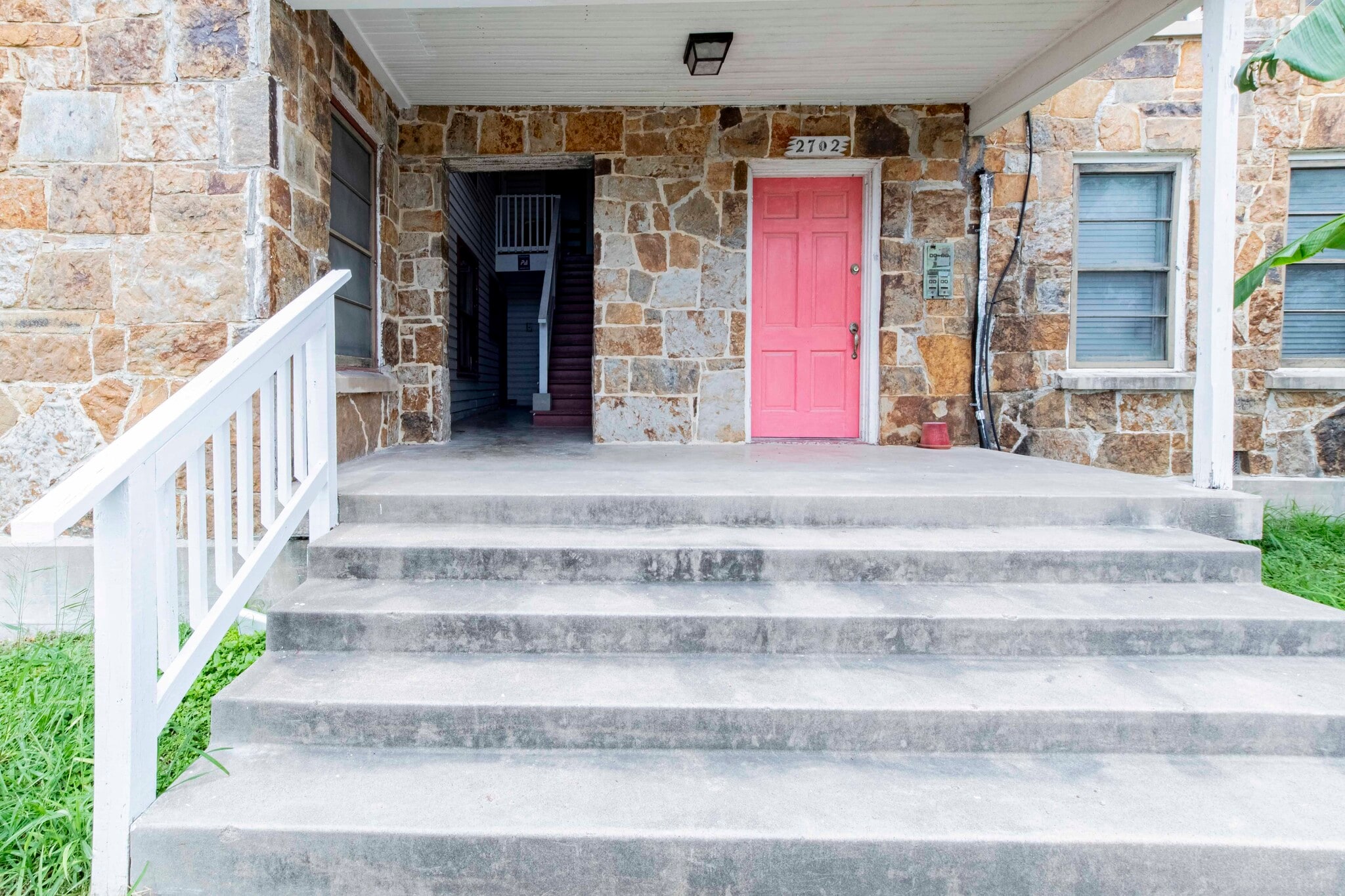 Building Photo - 2702 Swantner St