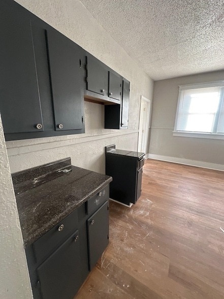 Building Photo - 1075 Kney St