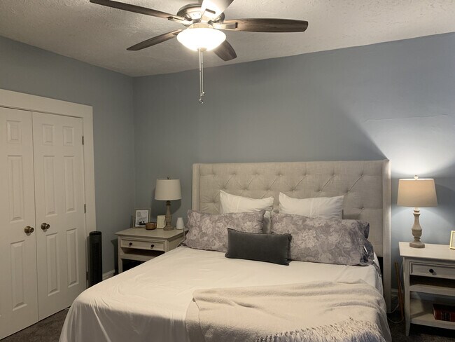 Building Photo - 1705 5th Ave