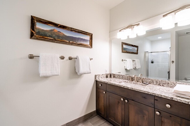 Building Photo - c4 Saddle Ridge Rd