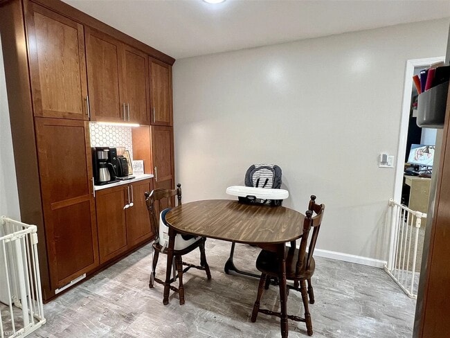 Building Photo - 2669 Deake Ave