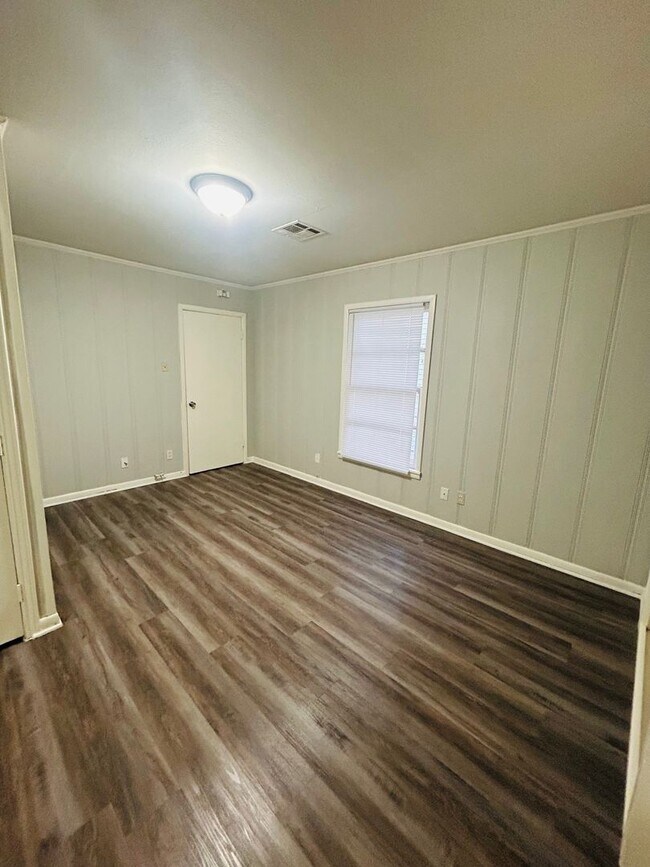 Building Photo - Spacious South Waco Home