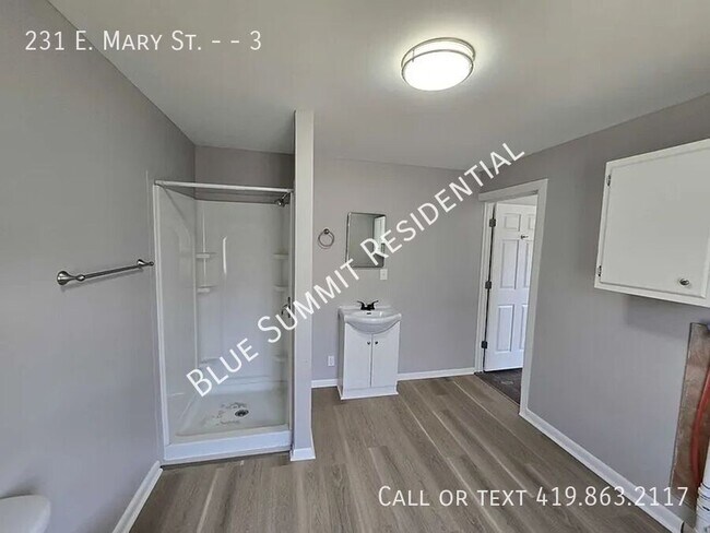 Building Photo - 231 E Mary St