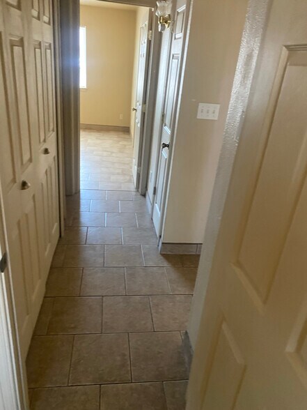 Building Photo - 438 Dartmouth Ave