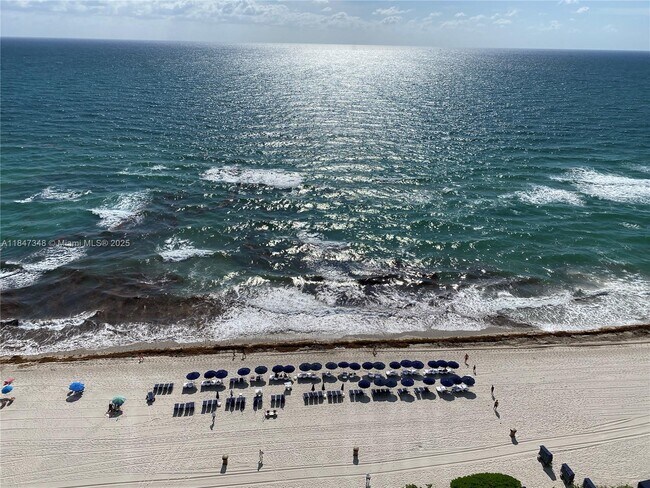Building Photo - 17121 Collins Ave