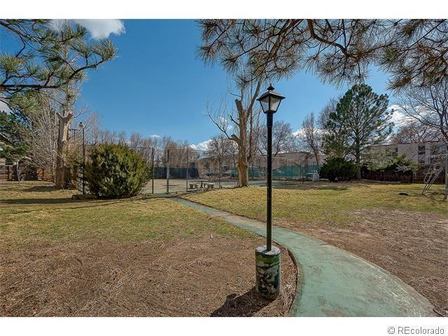 Building Photo - Great location off Leetsdale/Parker and Fl...