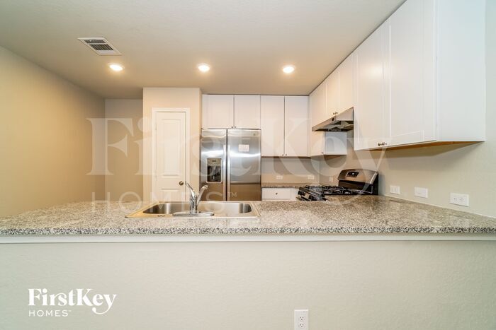 Building Photo - 10542 De Gonzalo Way