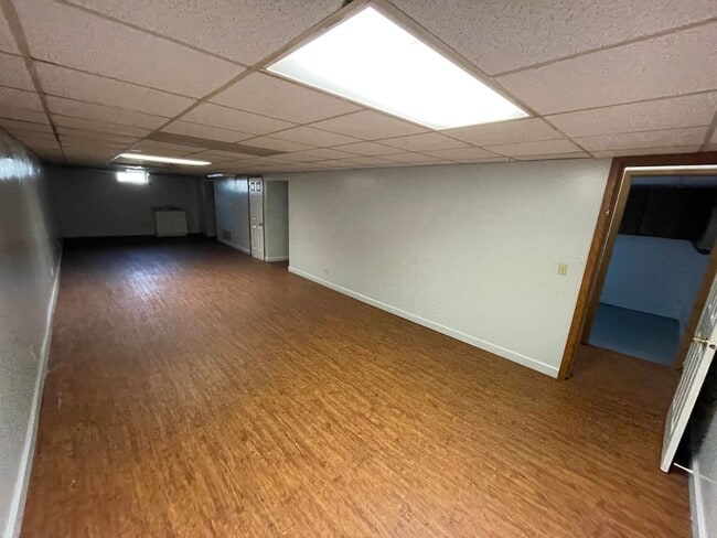 Building Photo - 525 E 47th St
