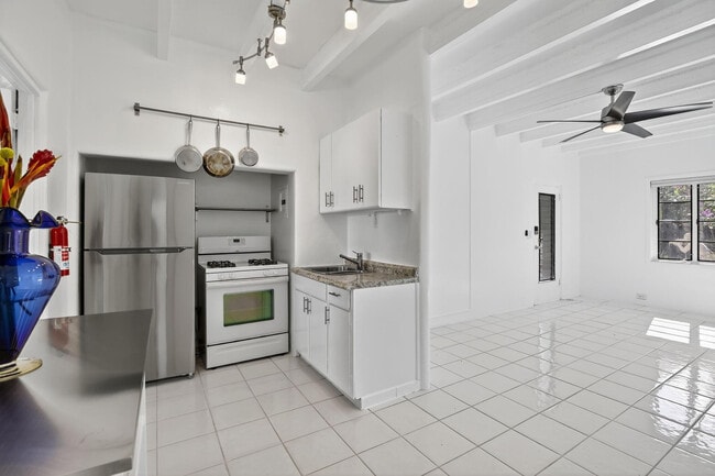 Building Photo - 501 SW 5th St