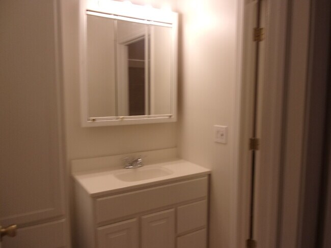 Building Photo - 9S060 Lake Dr