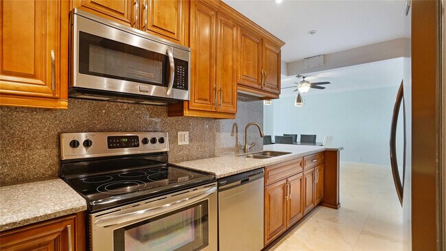 Building Photo - 4250 Galt Ocean Dr