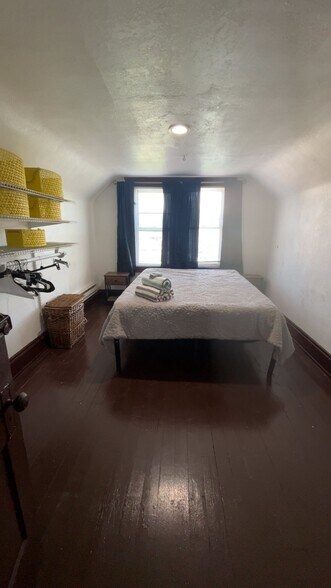 Building Photo - 3454 E 76th St