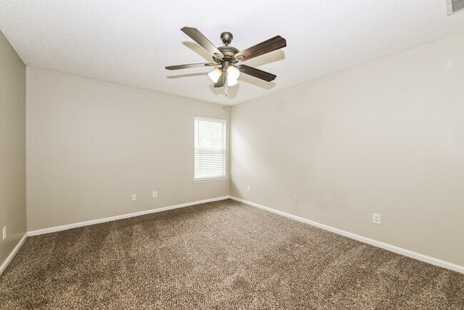 Building Photo - 1937 Longneedle Lane