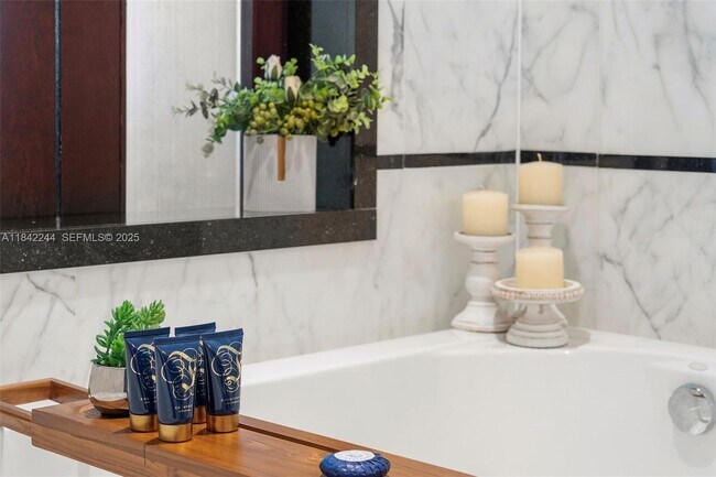 Building Photo - 4391 Collins Ave