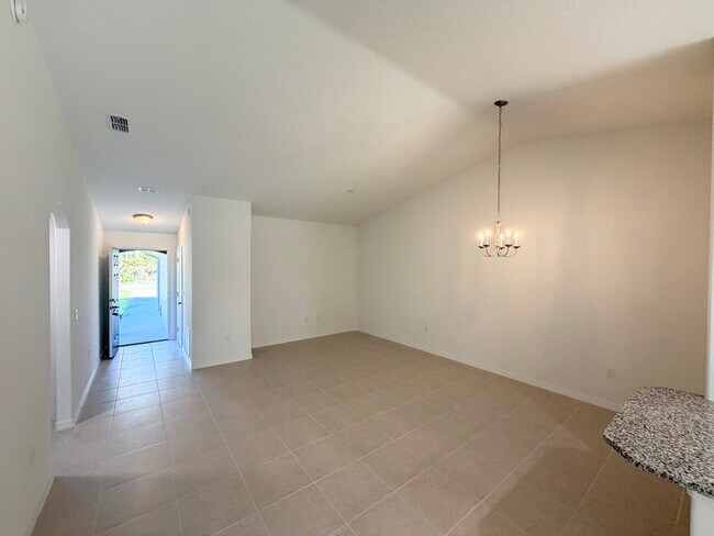 Building Photo - 2 Whee Pl