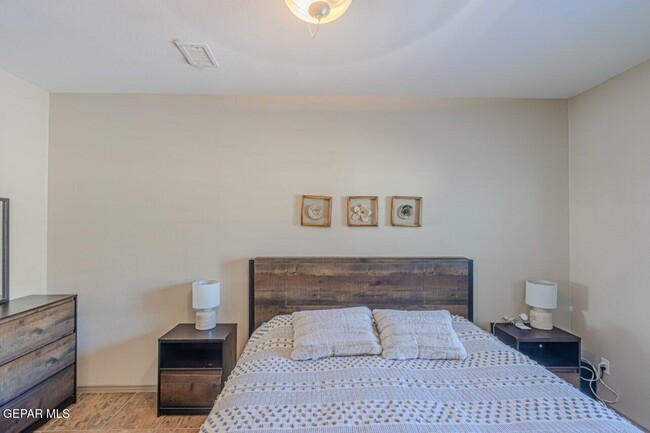 Building Photo - 13159 Wellington