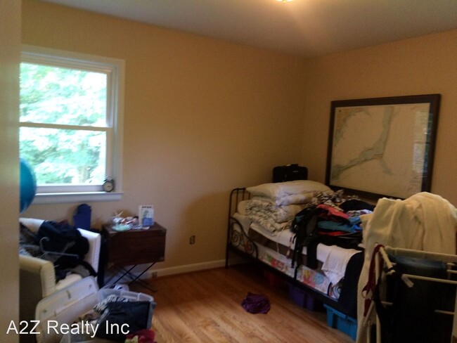 Building Photo - 3 br, 1.5 bath House - 513 NC Hwy 54 West