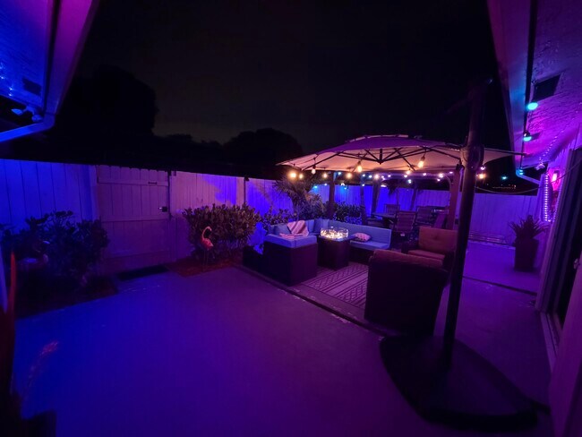 Building Photo - 8847 Thumbwood Cir
