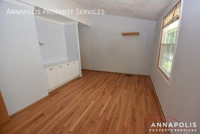 Building Photo - 1210 Louis Ave