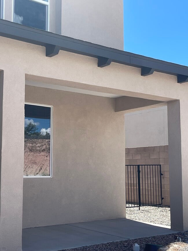 Building Photo - 148 Mirador Blvd