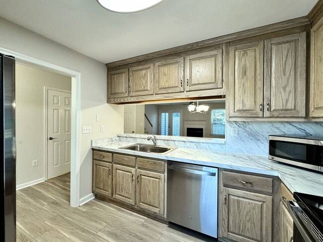 Building Photo - Like New & Ready NOW! 2 Primary Suites w/Private Baths! Reserved Parking, Community Pool & MUCH M...