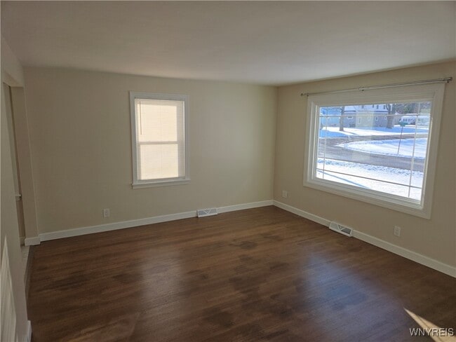 Building Photo - 300 Kerr St