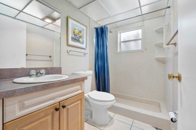 Building Photo - 157 Flanders C