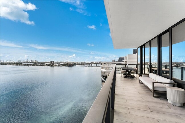 Building Photo - 788 NE 23rd St