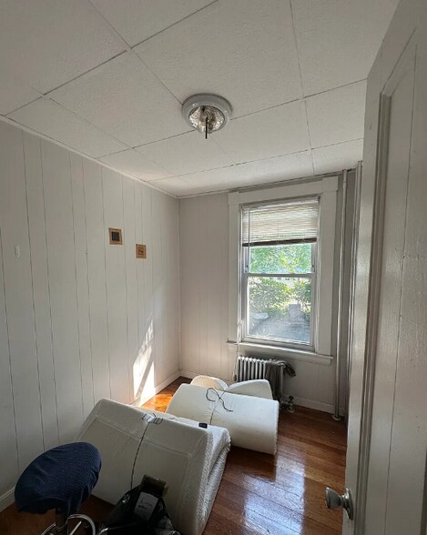 Building Photo - 384 Washington St