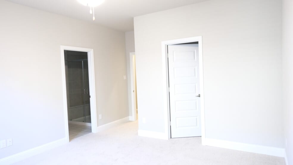 Building Photo - 332 Blackthorne Dr