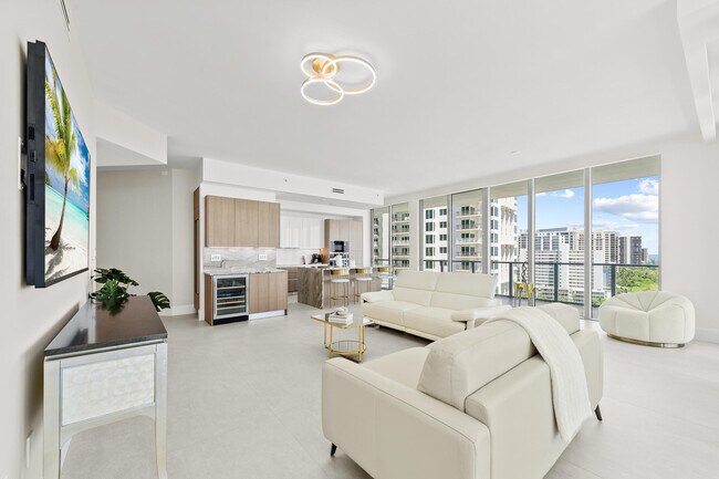 Building Photo - 3100 N Ocean Dr