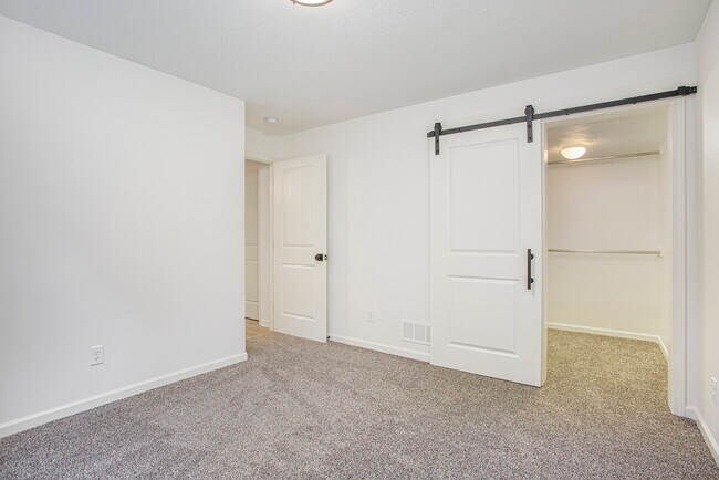 basement bedroom - 174 N Monroe St